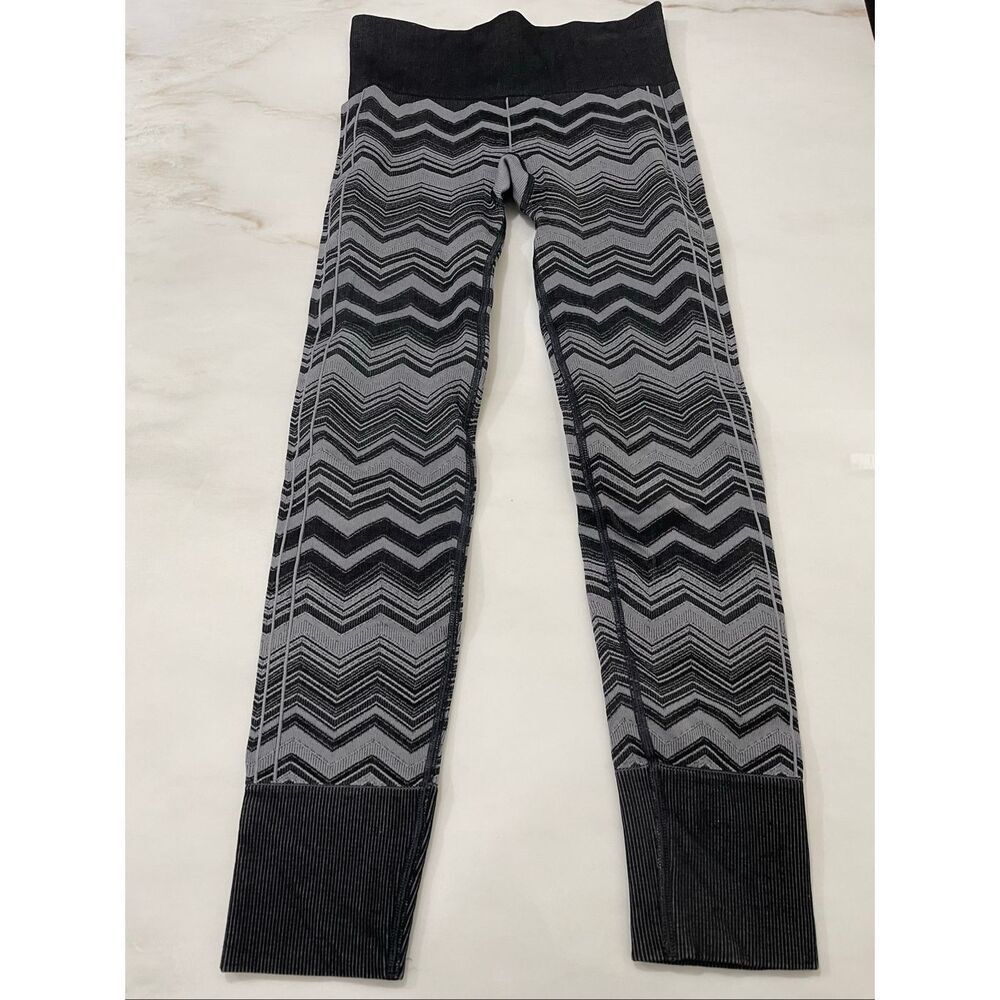 LULULEMON Ebb To Street Pant Gray Chevron Compression Tight - Women’s